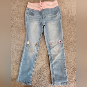 Squeeze little girls pants